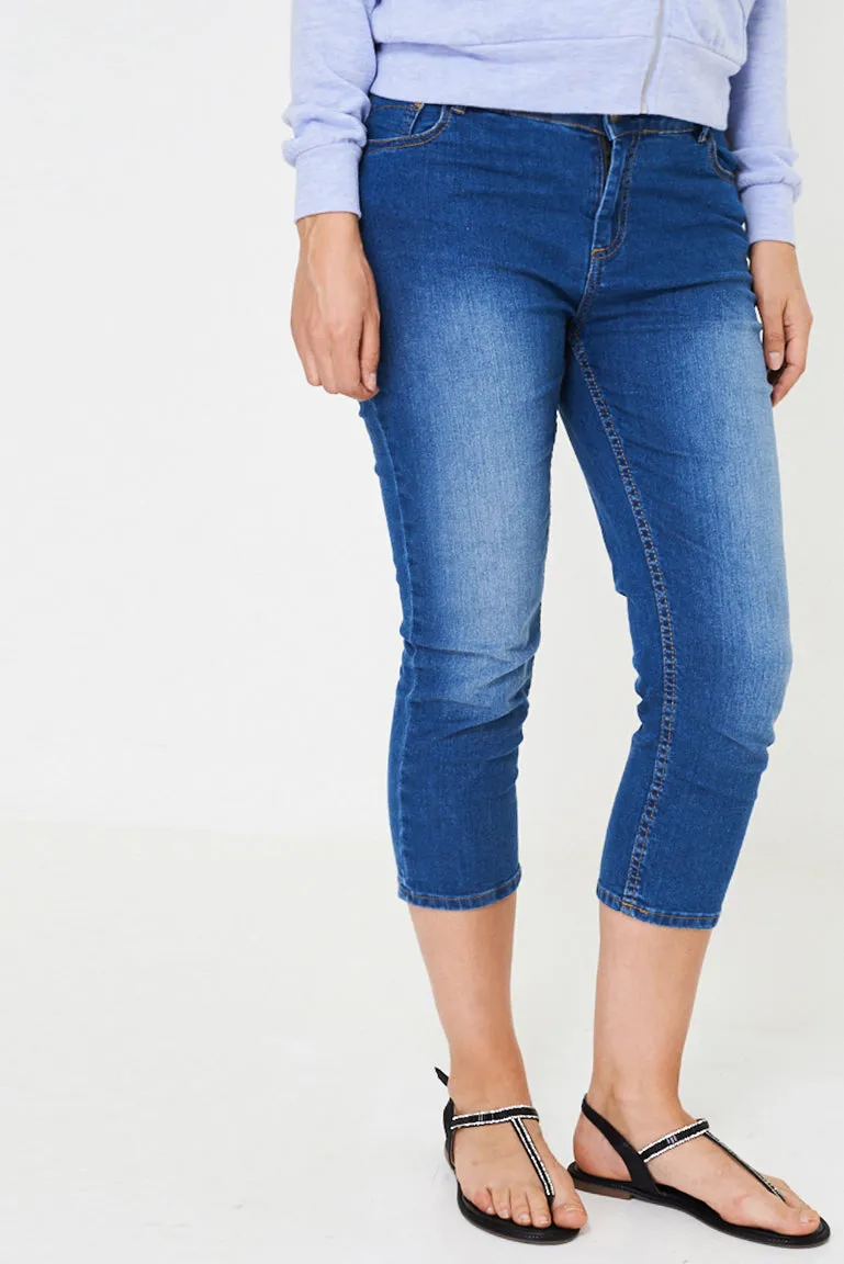 Crop Jeans in Washed Blue