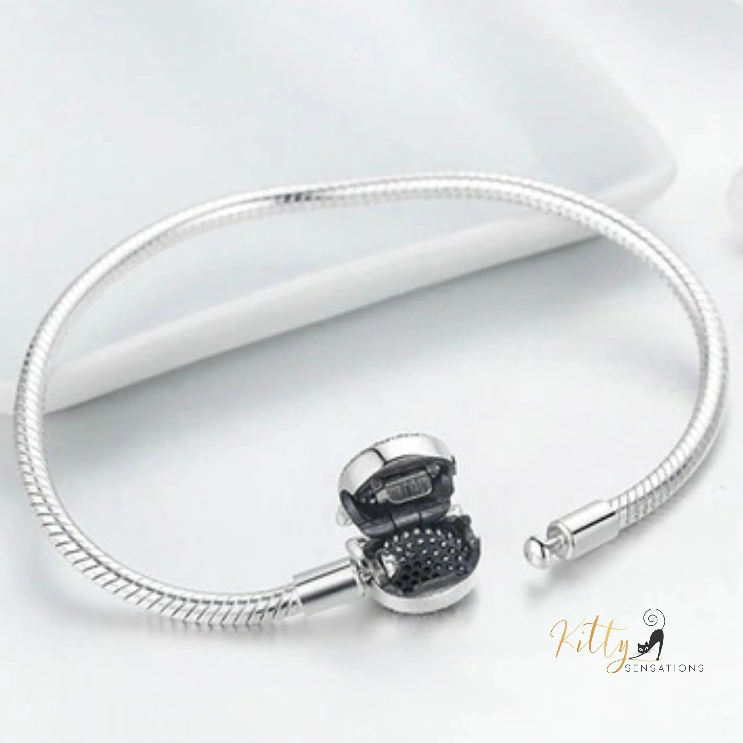 Cubic Zirconia Kitty Face Bracelet (Fine Jewelry) - Solid 925 Sterling Silver, Platinum Plated